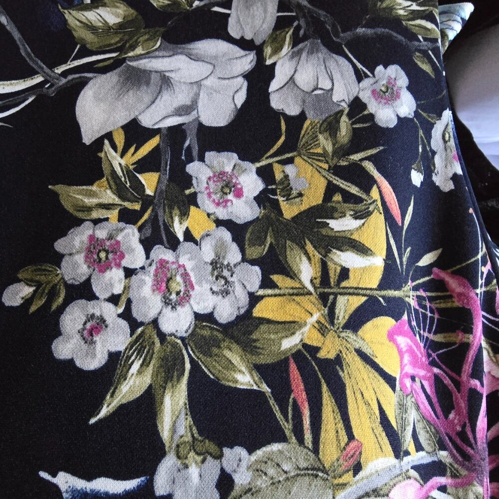 BLUEBELL Floral High/Low Hem Pullover V Neck Size M/L - Picture 6 of 7